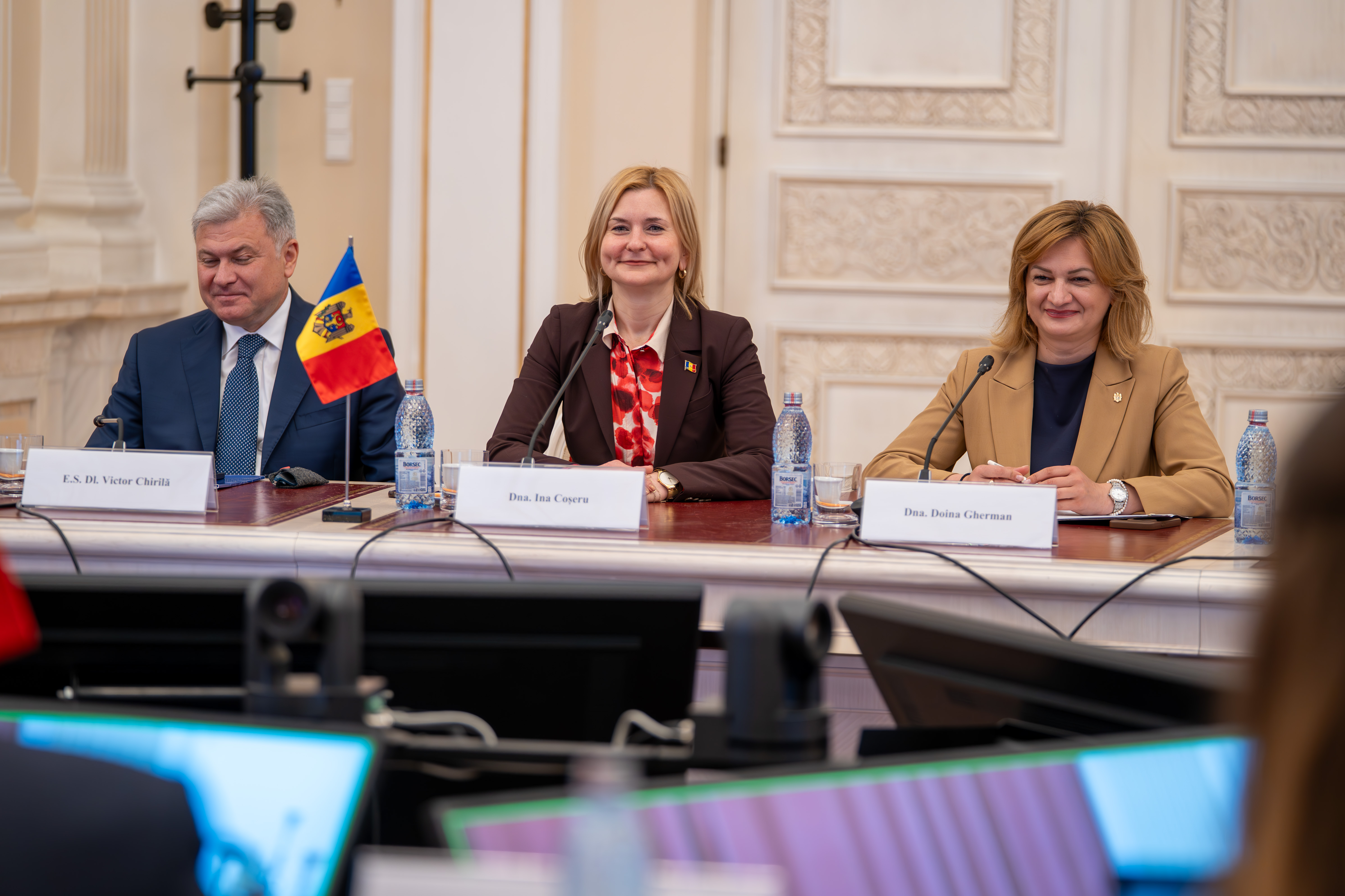 Întrevederea președintelui Senatului, Ilie Bolojan, cu delegația Comisiei de politică externă și integrare europeană din Parlamentul Republicii Moldova 